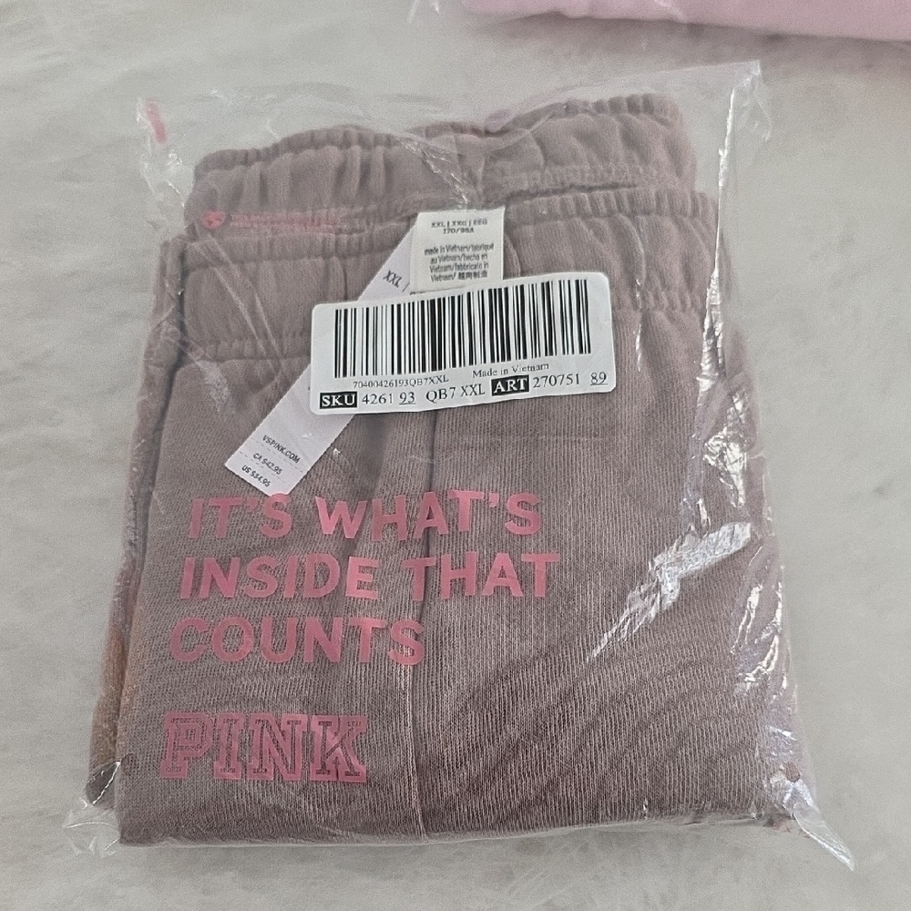 PINK Victoria's Secret Woman's Shorts in Brown NWT